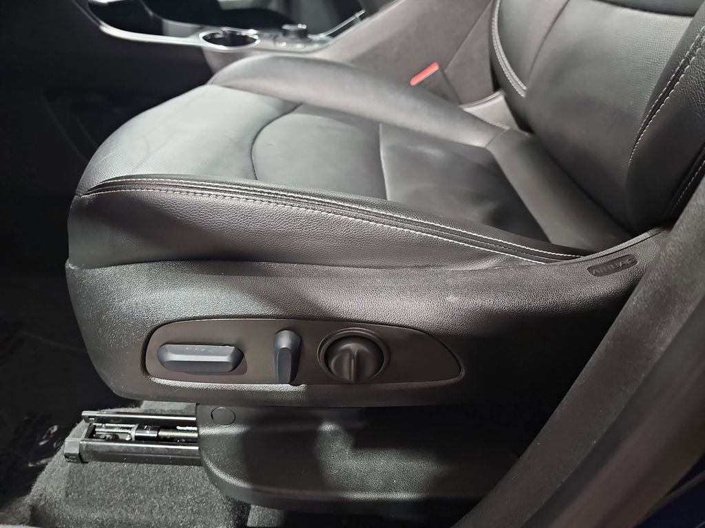 Certified 2022 GMC Terrain SLT w/ Tech Package image 34