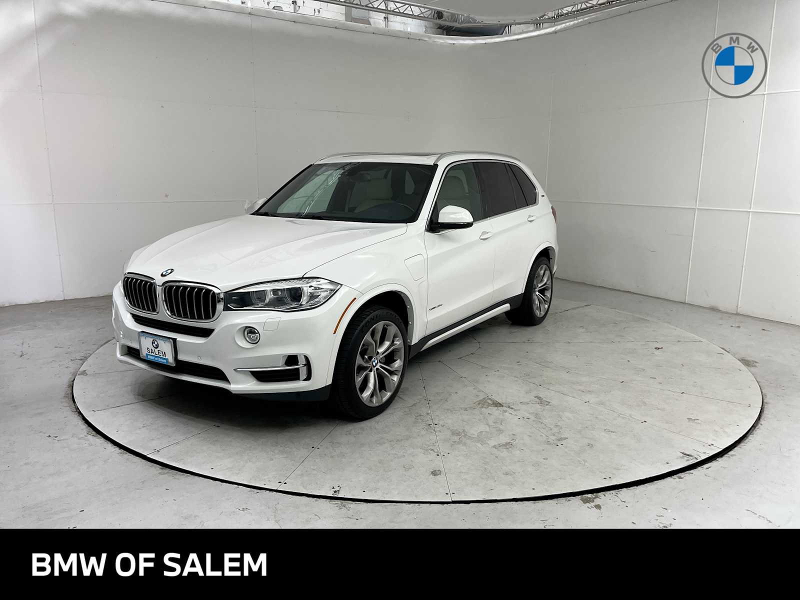 Used 2017 BMW X5 xDrive40e AWD/4WD image 1