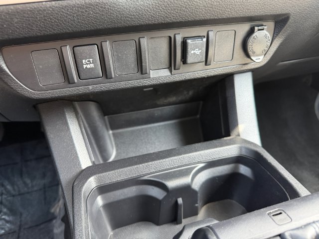 Used 2022 Toyota Tacoma SR RWD image 27