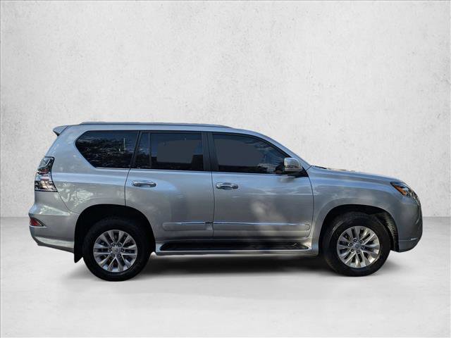 Used 2017 Lexus GX 460 Premium w/ Premium Package image 4