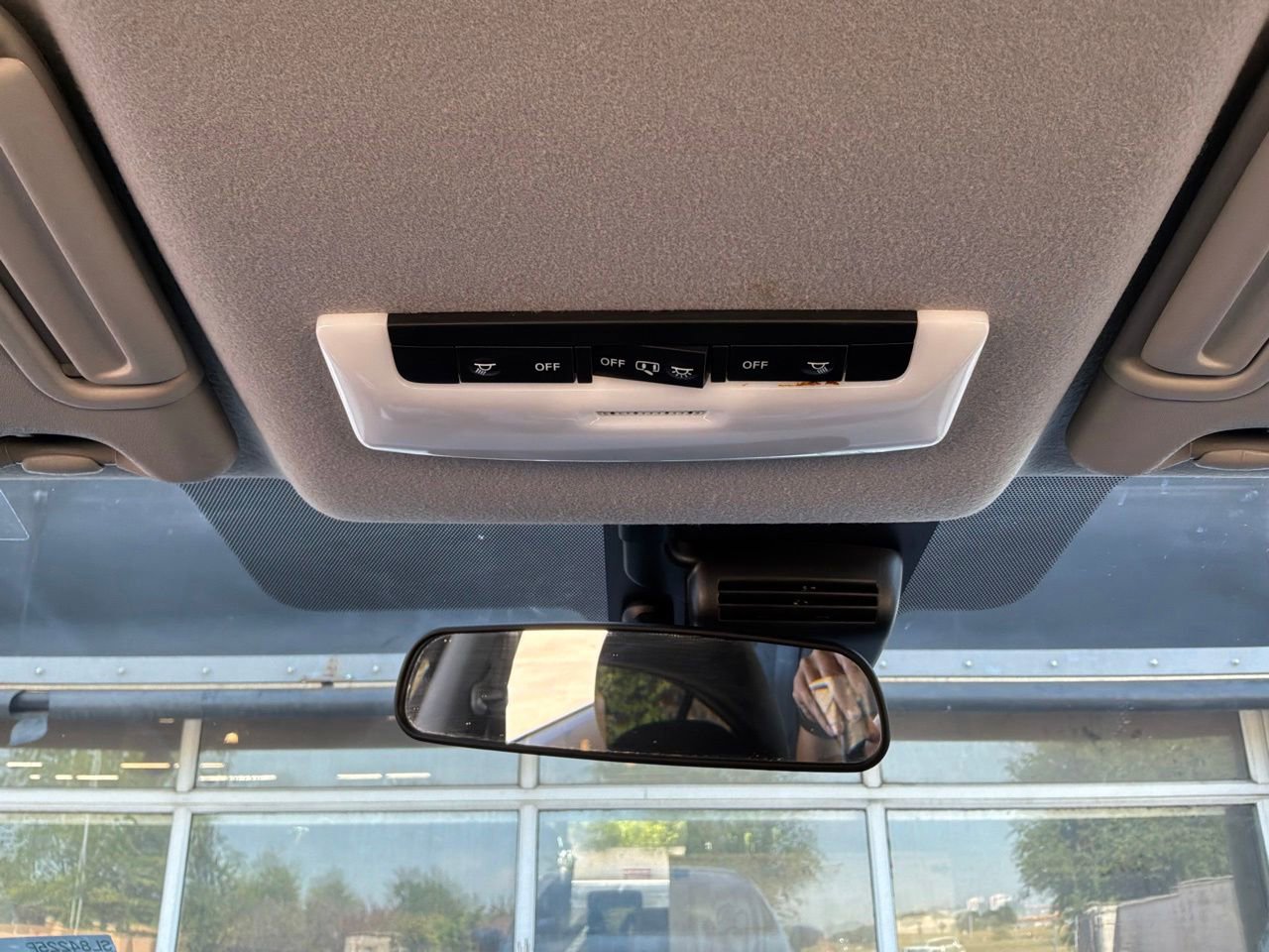 Used 2025 Nissan Versa SV FWD image 14