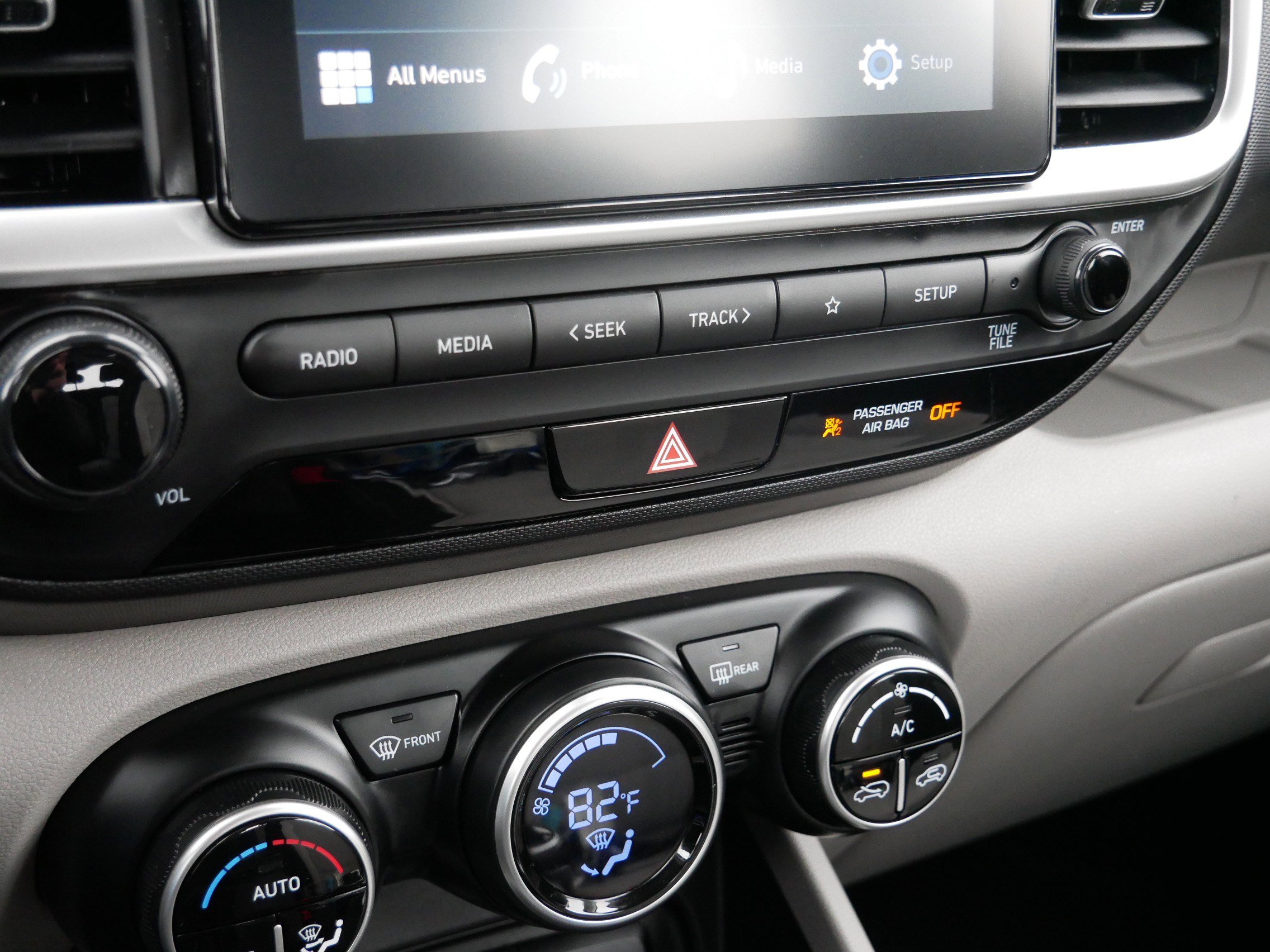 Certified 2023 Hyundai Venue SEL FWD image 23