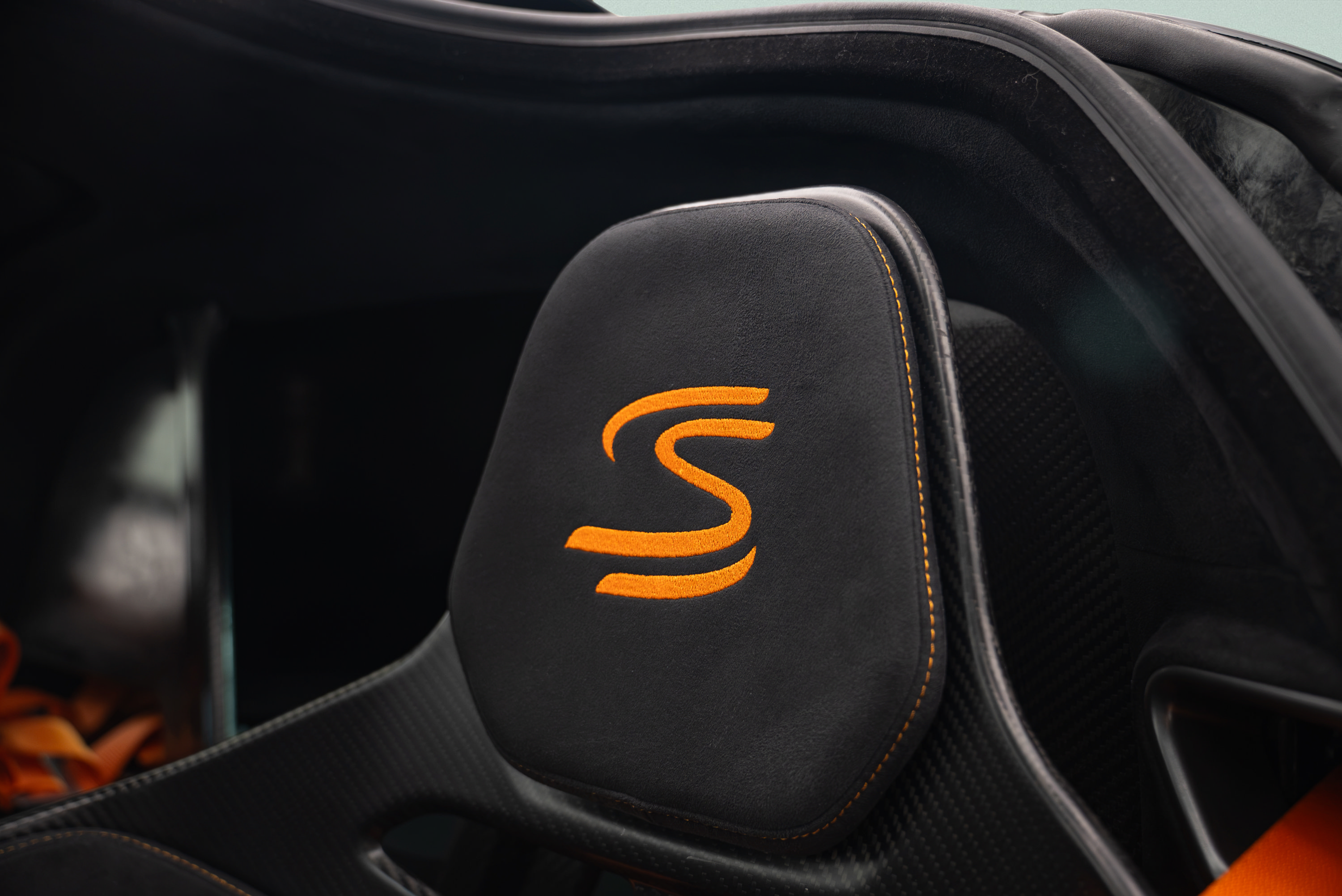 Used 2019 McLaren Senna RWD image 12