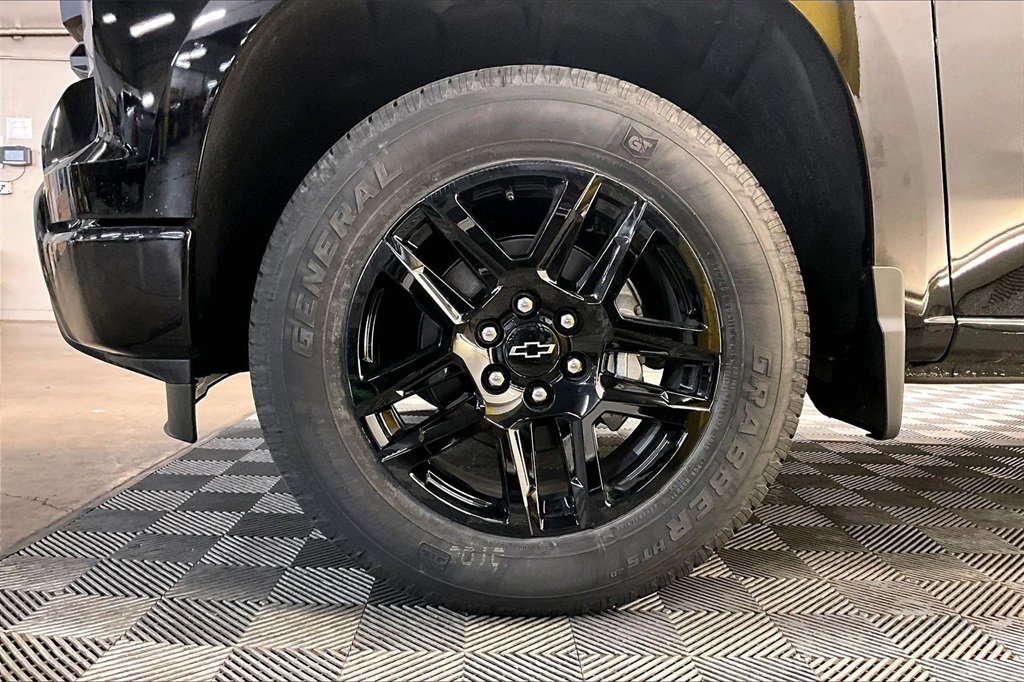 New 2026 Chevrolet Silverado 1500 Custom w/ LPO, Dark Essentials Package image 14