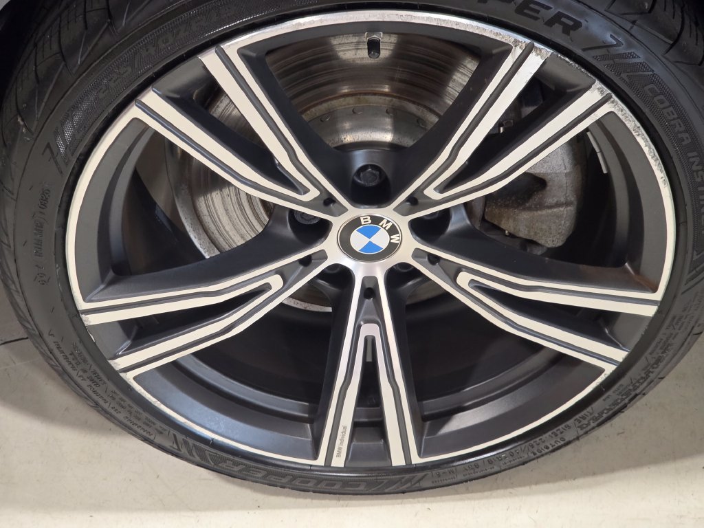 Used 2021 BMW 330e xDrive w/ Premium Package AWD/4WD image 7