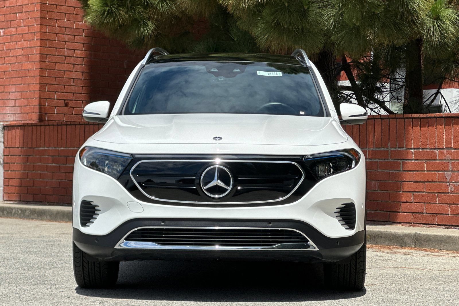 Used 2023 Mercedes-Benz EQB 300 4MATIC w/ Exclusive Package image 10
