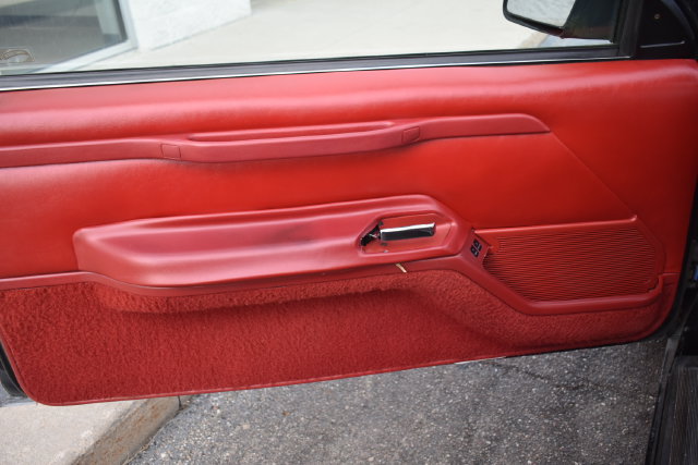 Used 1987 Ford Thunderbird Sport RWD image 17