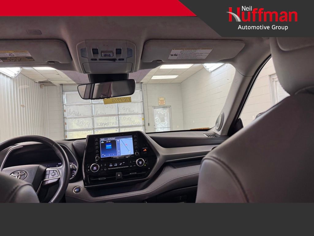 Used 2022 Toyota Highlander Limited AWD/4WD image 22