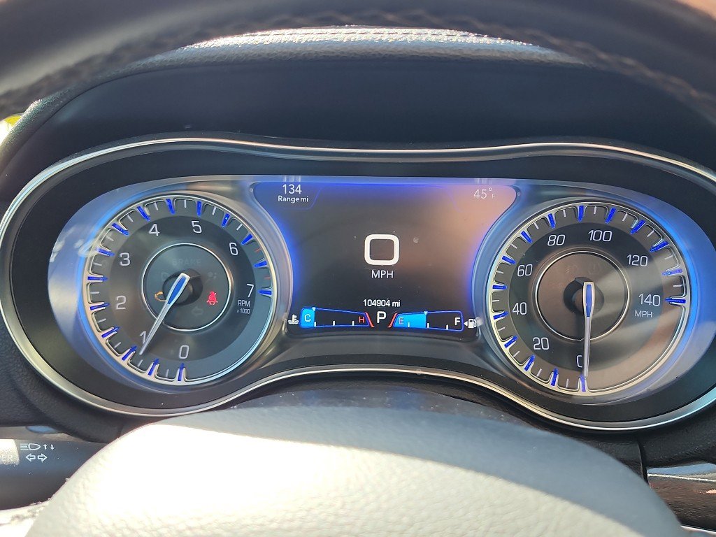 Used 2018 Chrysler 300 Touring w/ Sport Appearance Package image 16