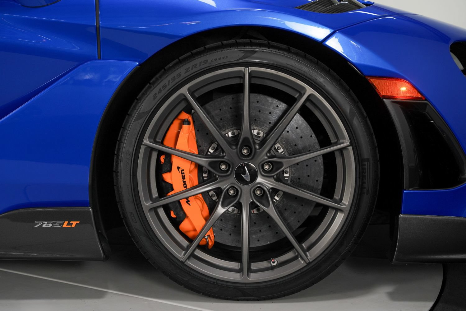 Used 2022 McLaren 765LT RWD image 32