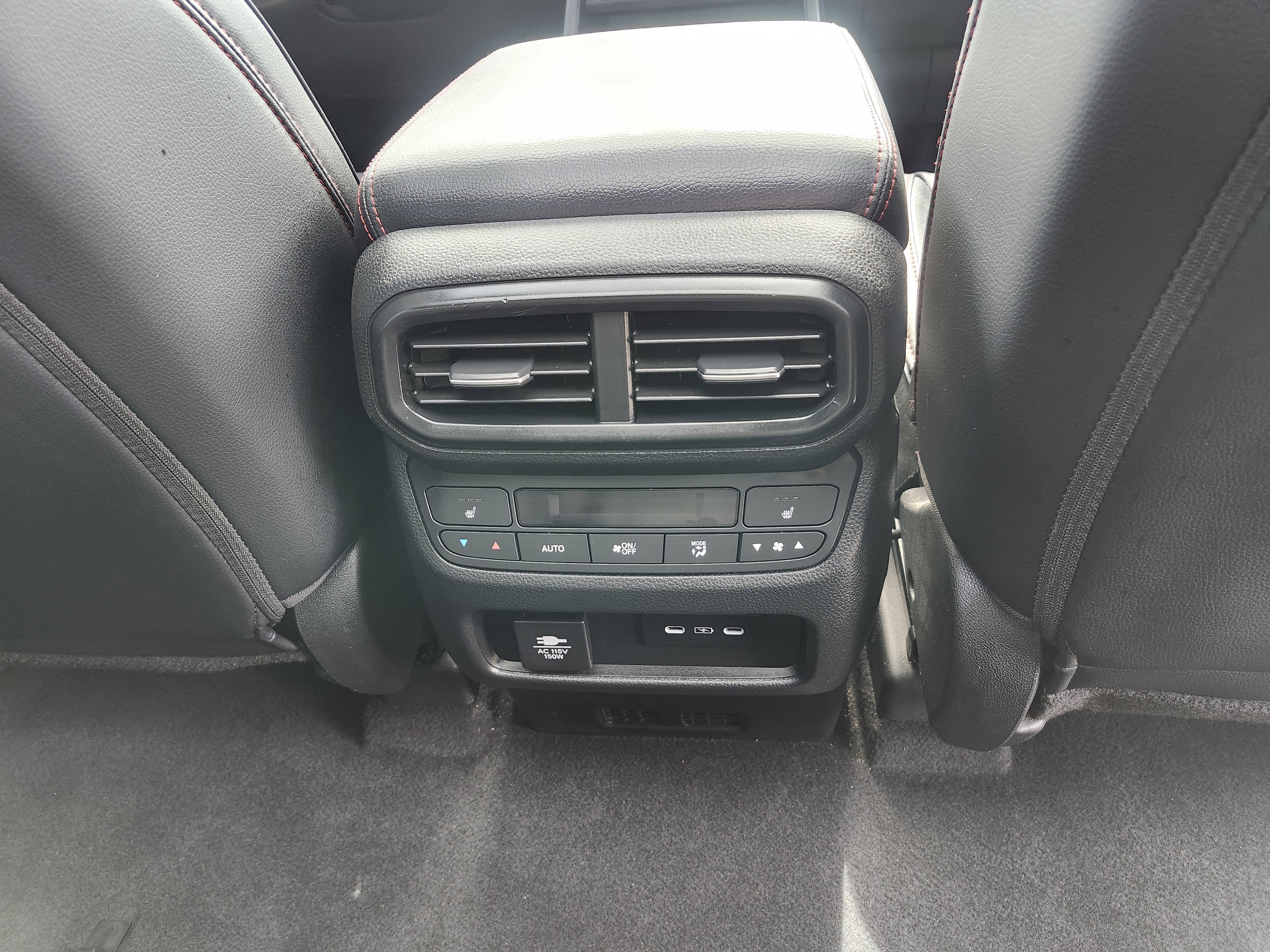 Used 2025 Honda Pilot Black Edition image 24