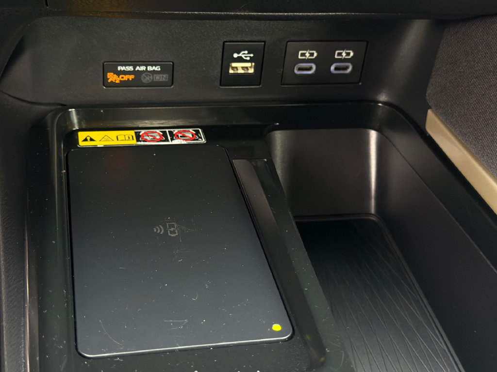 Used 2025 Toyota Camry LE FWD image 31