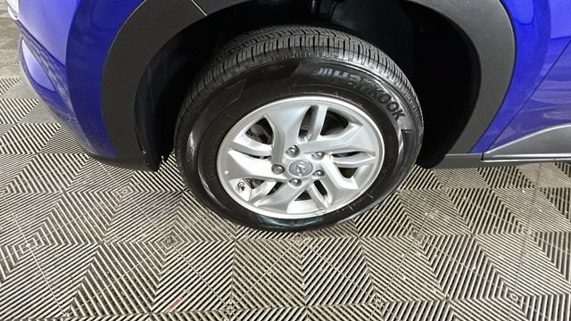 Certified 2025 Hyundai Venue SE FWD image 9