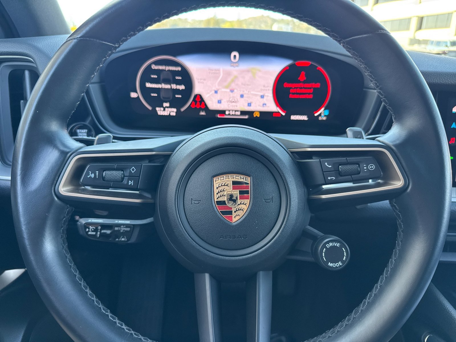 Certified 2024 Porsche Cayenne AWD/4WD image 15
