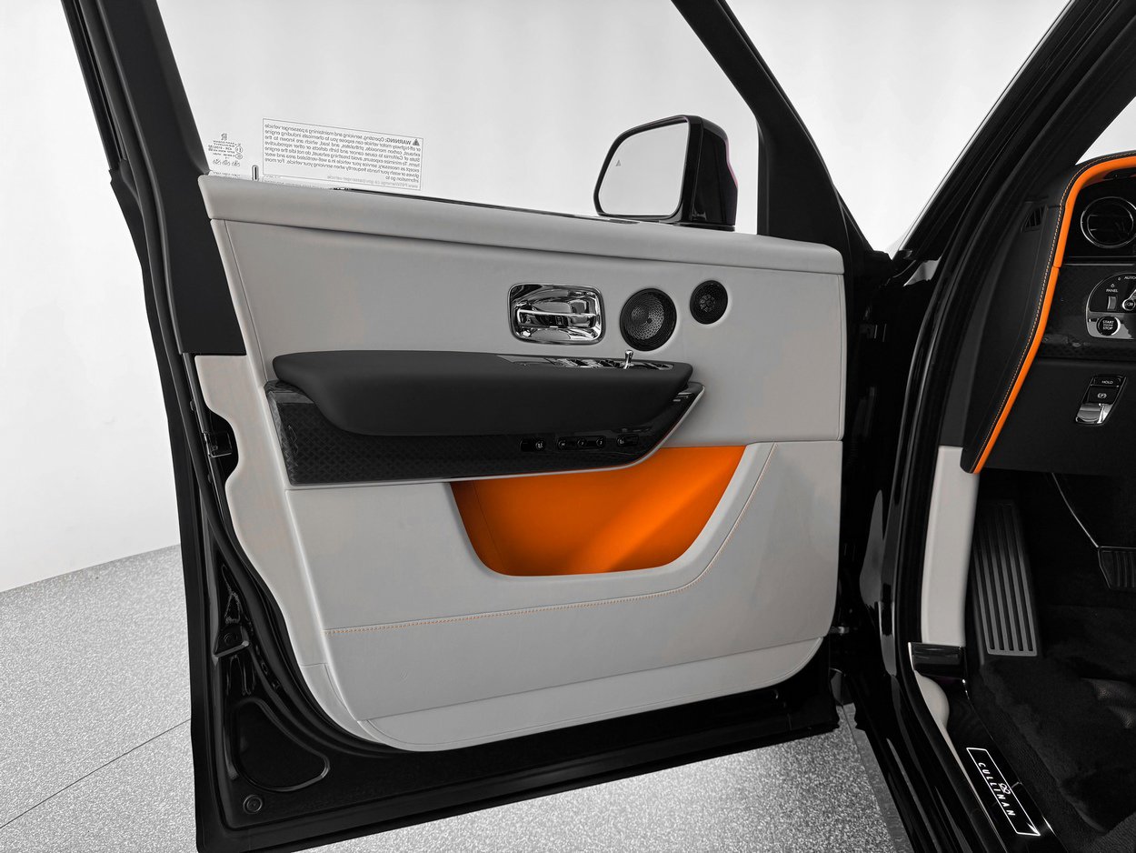 New 2026 Rolls-Royce Cullinan Black Badge image 12