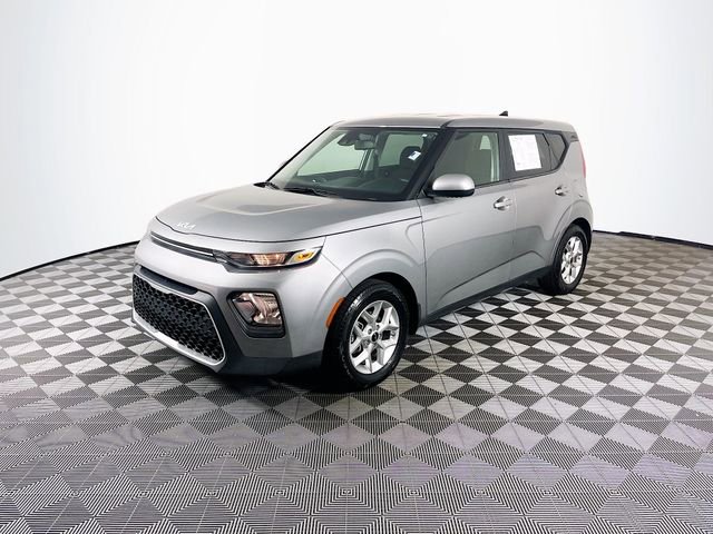 Used 2022 Kia Soul LX w/ Technology Package image 4