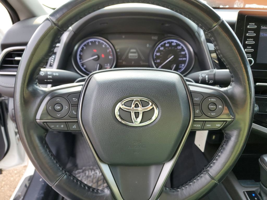 Used 2021 Toyota Camry SE image 15