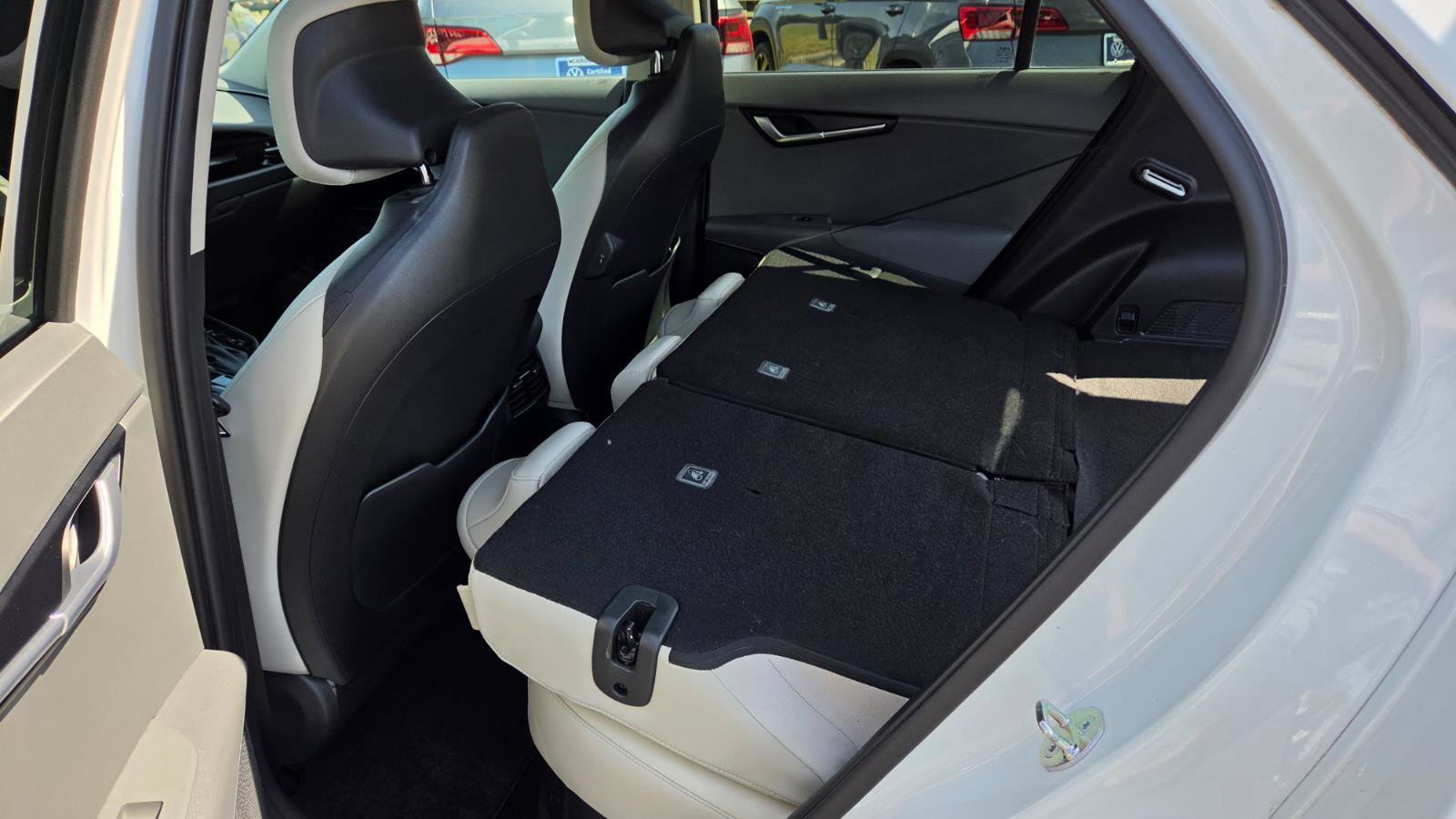 Used 2023 Kia Niro EX image 59