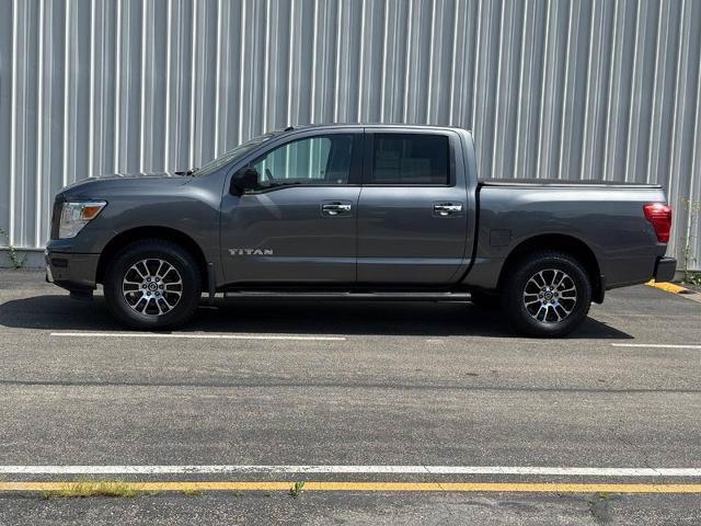 Used 2021 Nissan Titan SV w/ SV Convenience Package AWD/4WD image 2