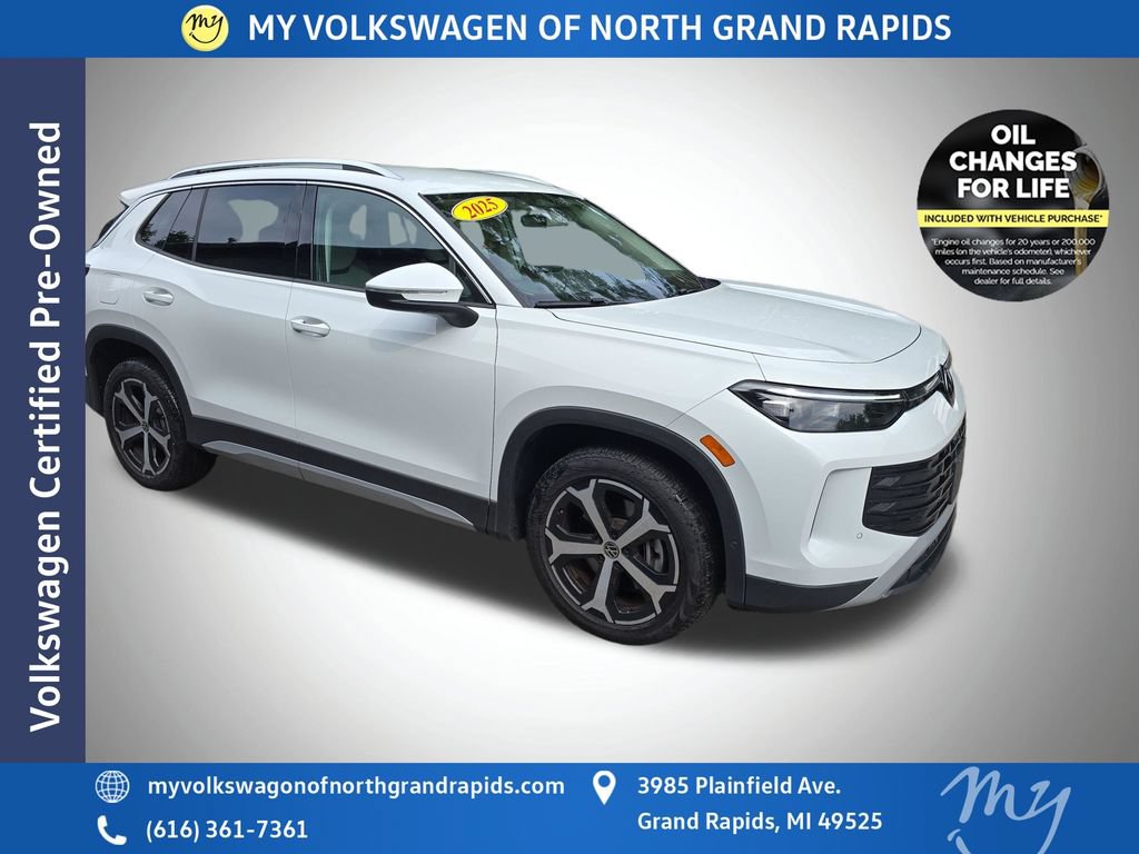 Used 2025 Volkswagen Tiguan SE AWD/4WD image 1