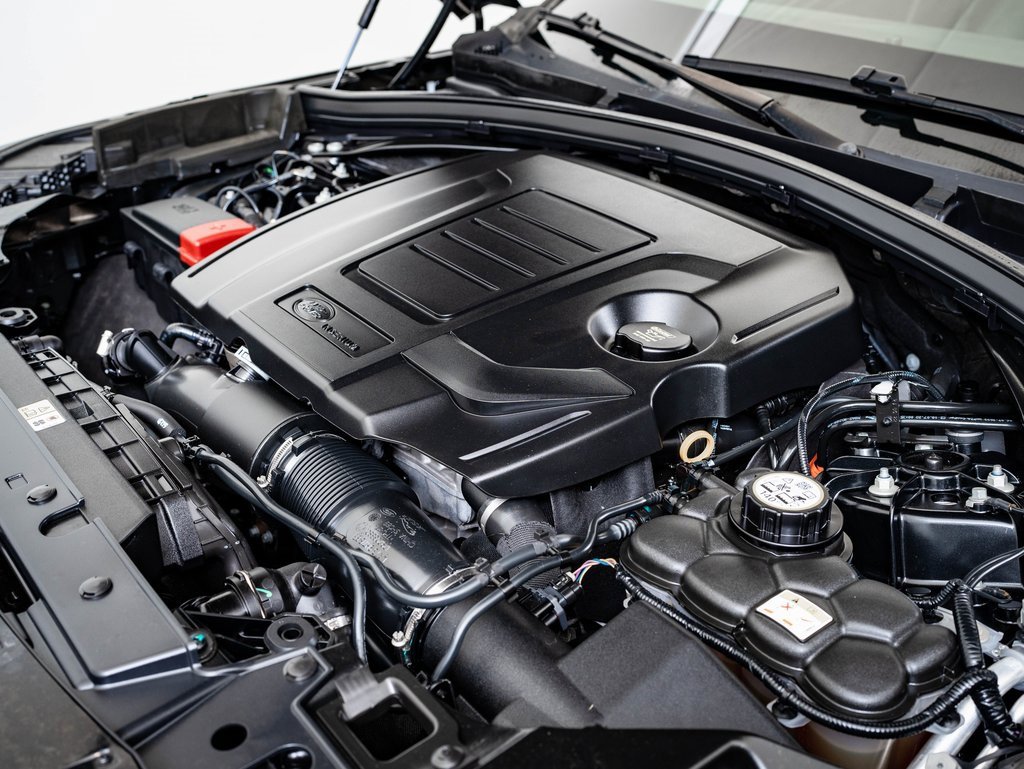 Used 2023 Land Rover Range Rover Velar R-Dynamic S image 46