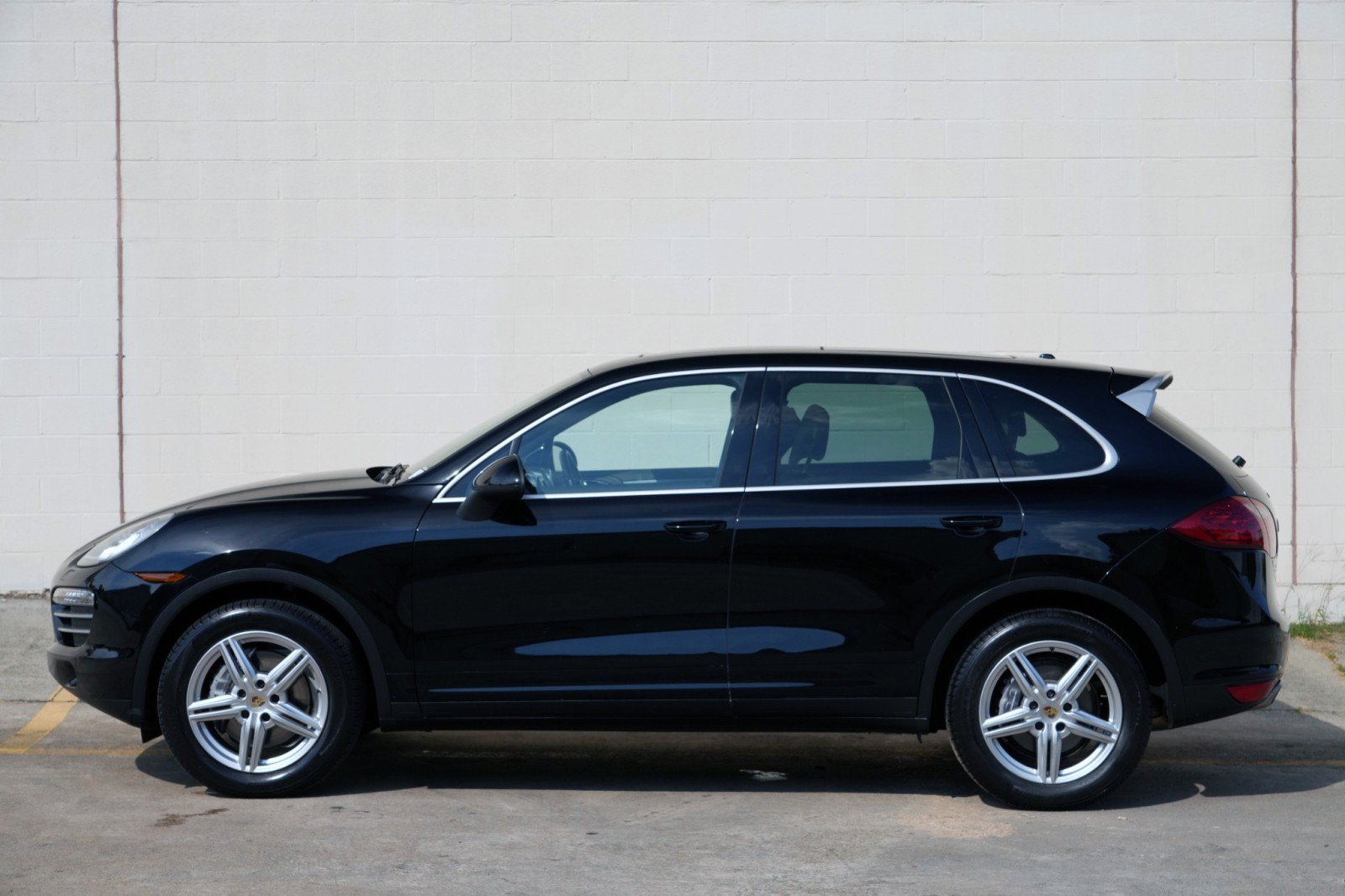 Used 2014 Porsche Cayenne Platinum Edition AWD/4WD image 44