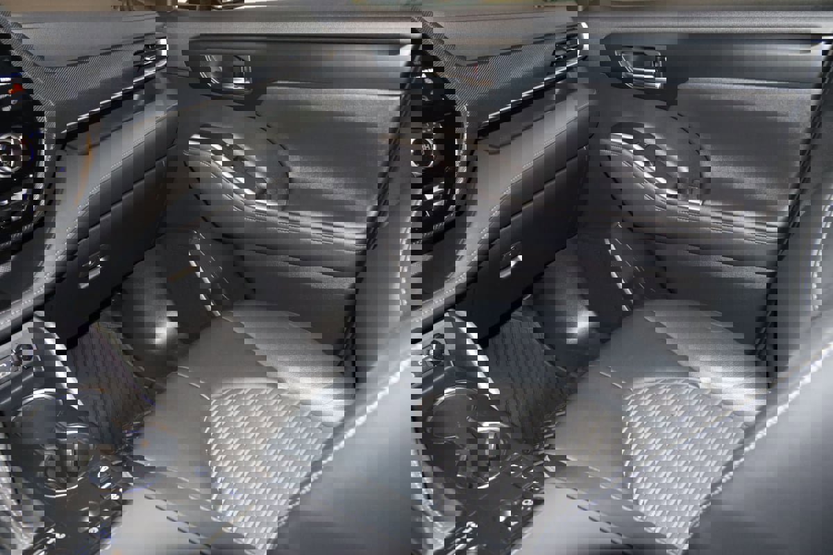 Used 2023 Toyota Highlander L image 45