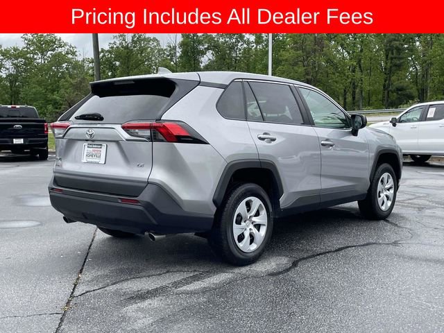 Used 2024 Toyota RAV4 LE FWD image 5