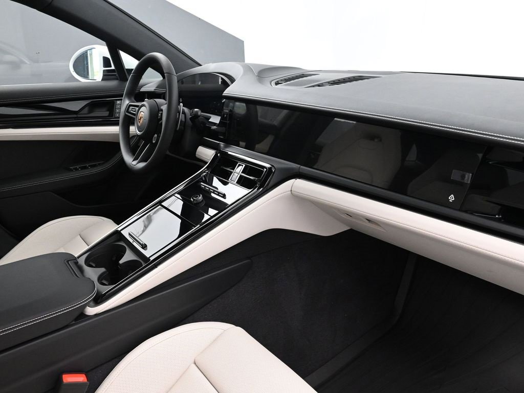 New 2026 Porsche Panamera image 13