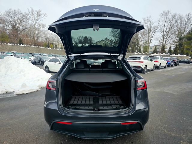 Used 2023 Tesla Model Y Long Range image 10