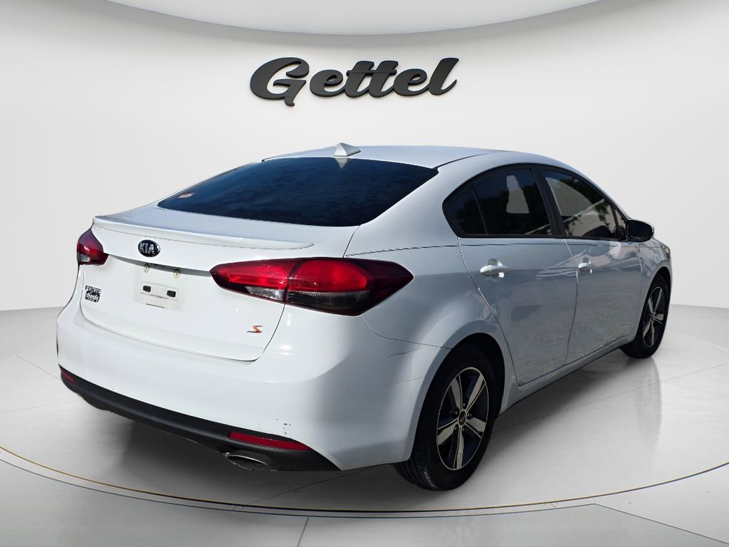 Used 2018 Kia Forte S image 2