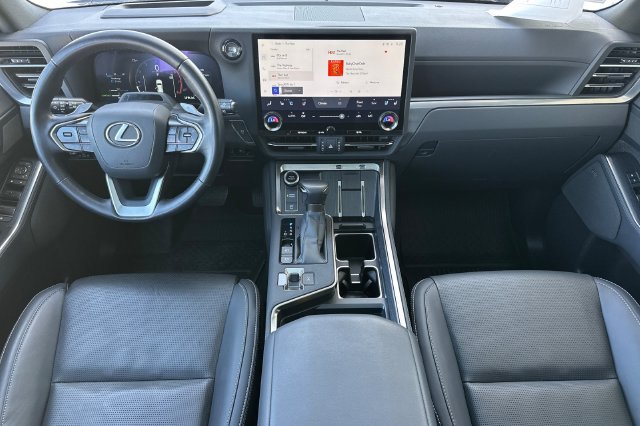 Used 2024 Lexus GX 550 w/ Accessory Package (Z1) AWD/4WD image 16