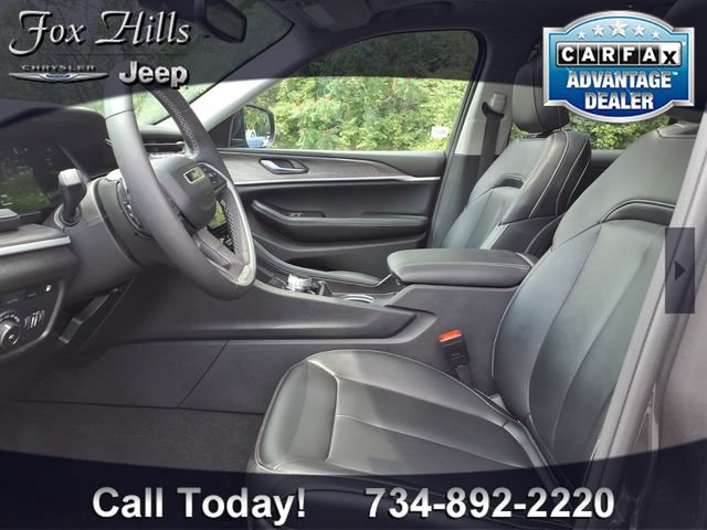 Used 2024 Jeep Grand Cherokee Limited 4xe w/ Trailer Tow Package AWD/4WD image 15