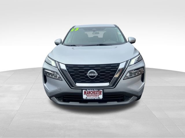 Used 2023 Nissan Rogue SV image 2