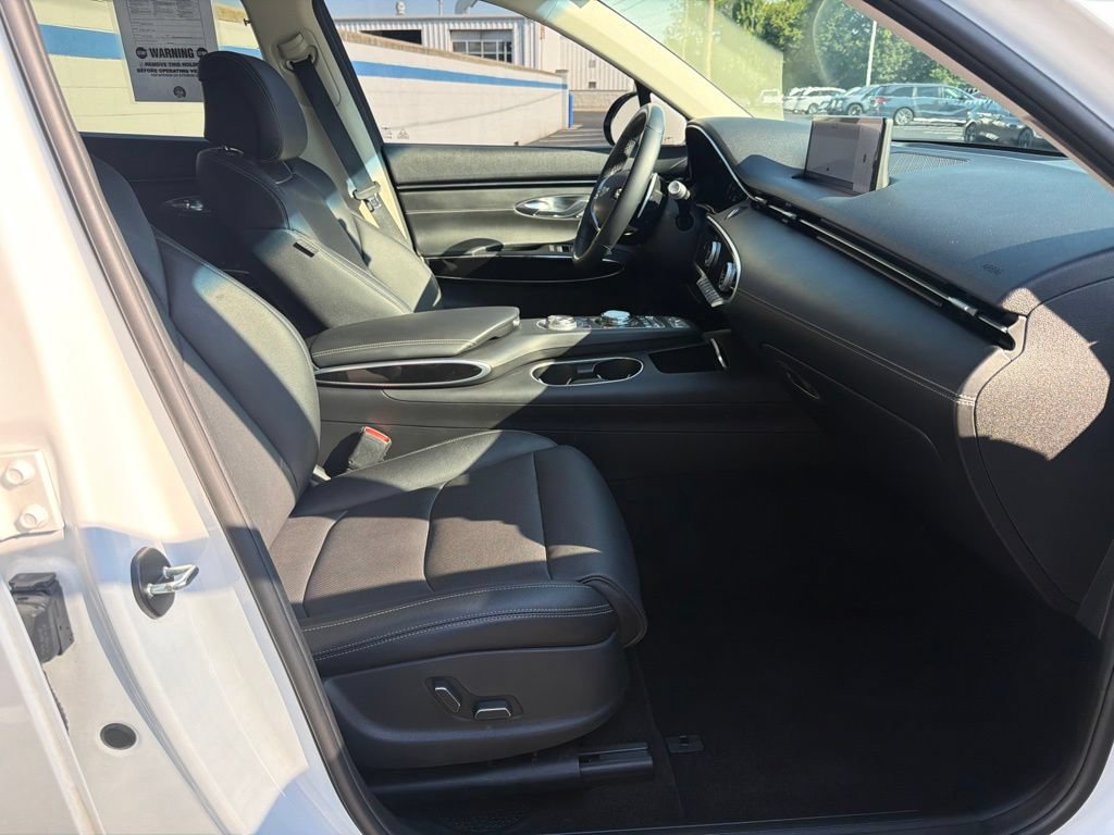 Used 2022 Genesis GV70 2.5T AWD/4WD image 24