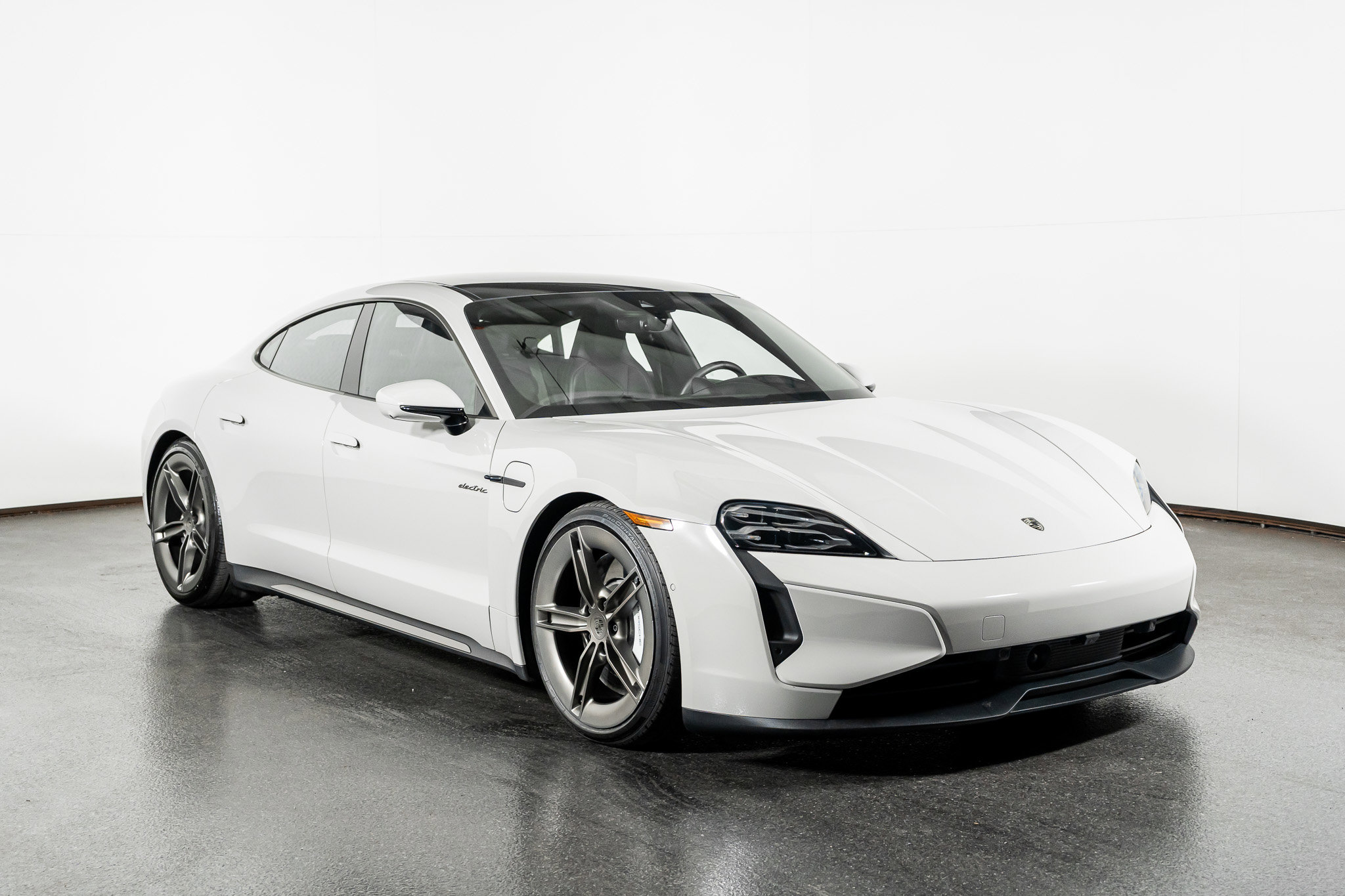 Used 2025 Porsche Taycan Turbo w/ Premium Package image 4