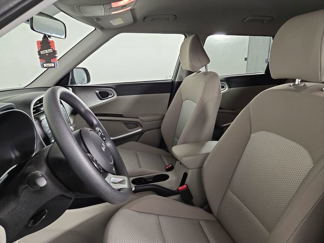 Certified 2022 Kia Soul LX FWD image 12