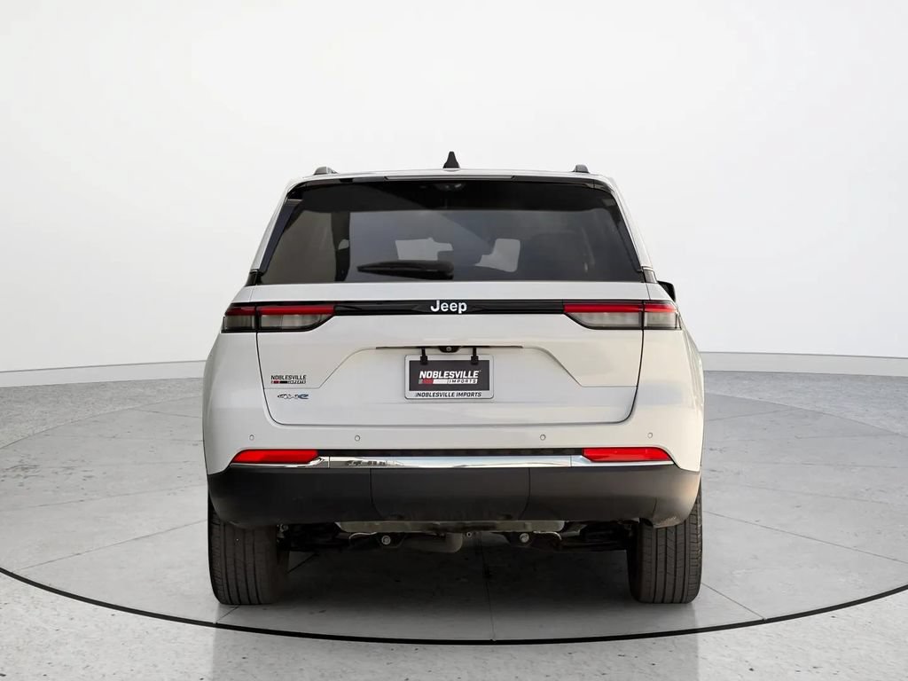 Used 2022 Jeep Grand Cherokee Limited 4xe w/ Luxury Tech Group II AWD/4WD image 4