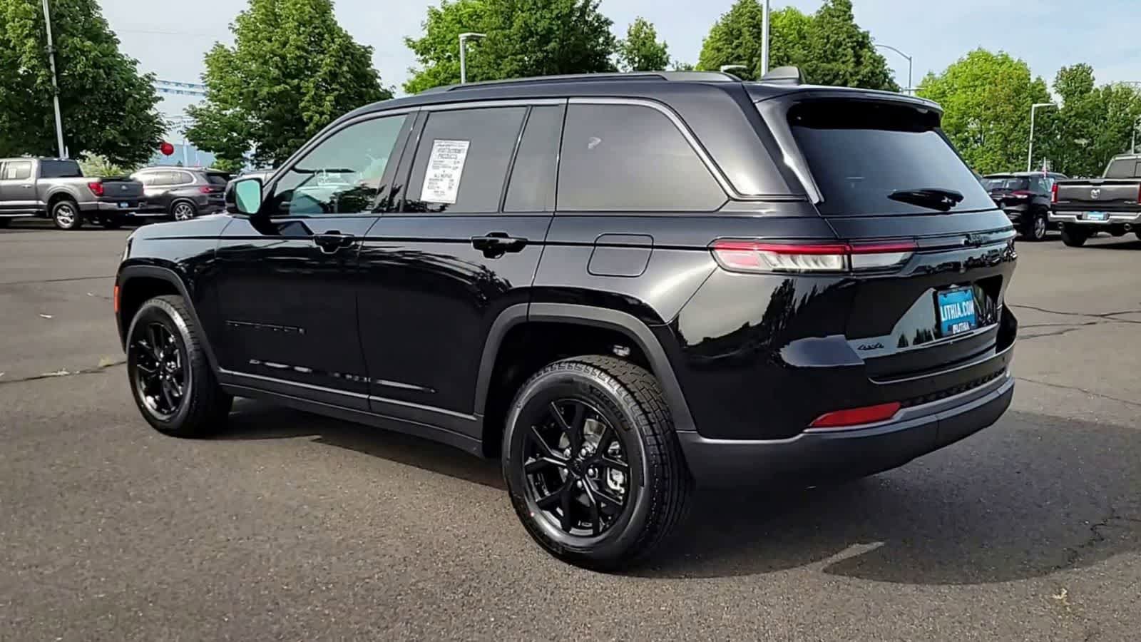 New 2026 Jeep Grand Cherokee Altitude AWD/4WD image 6