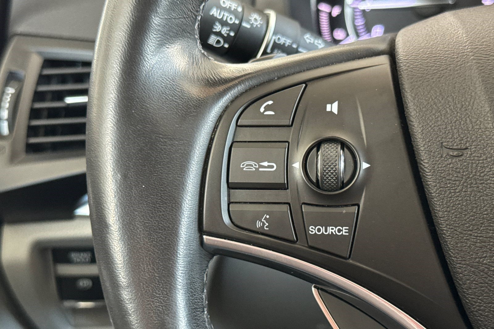 Used 2018 Acura MDX w/ Advance Package AWD/4WD image 32