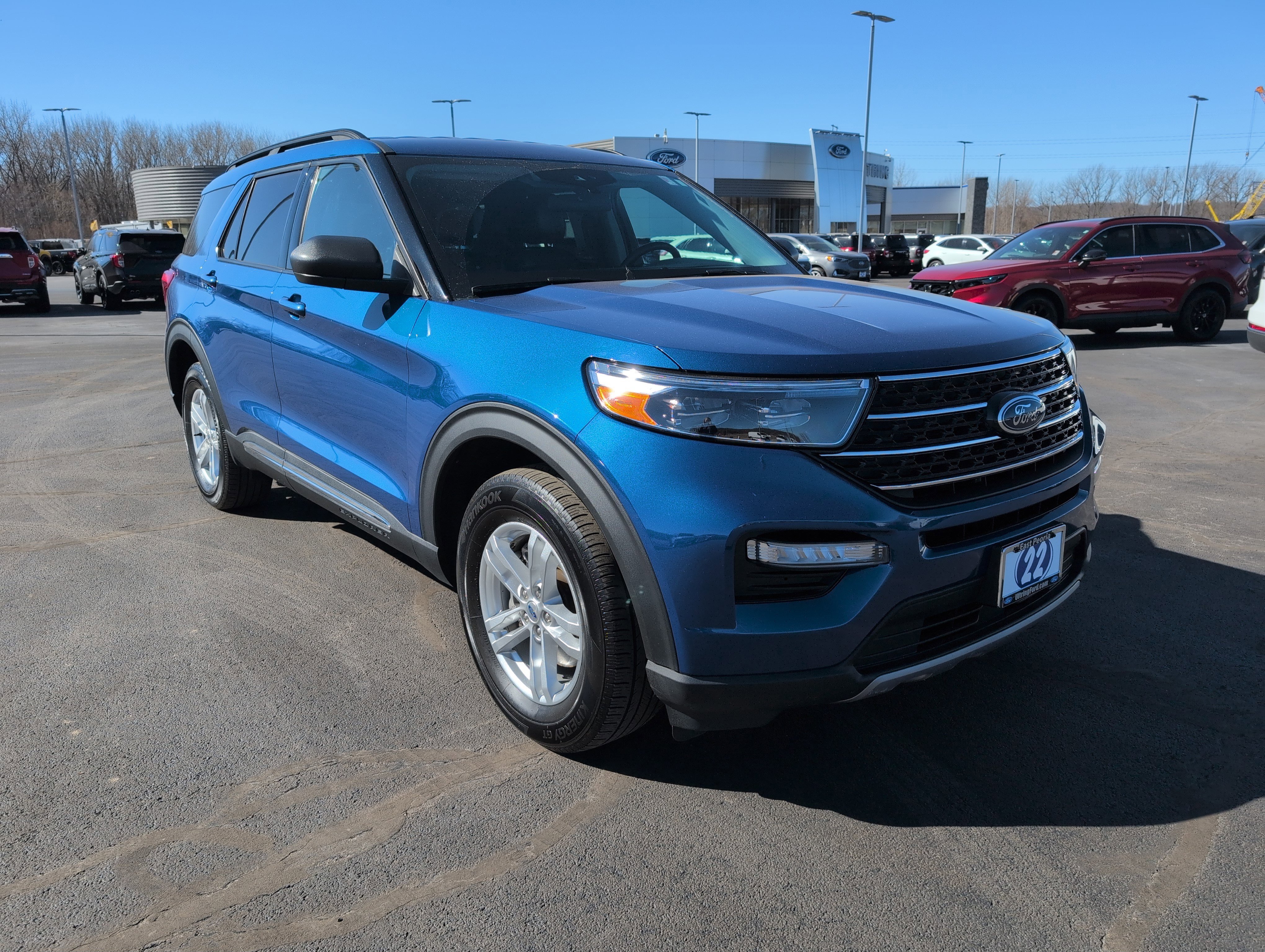 Used 2022 Ford Explorer XLT w/ Equipment Group 202A image 7