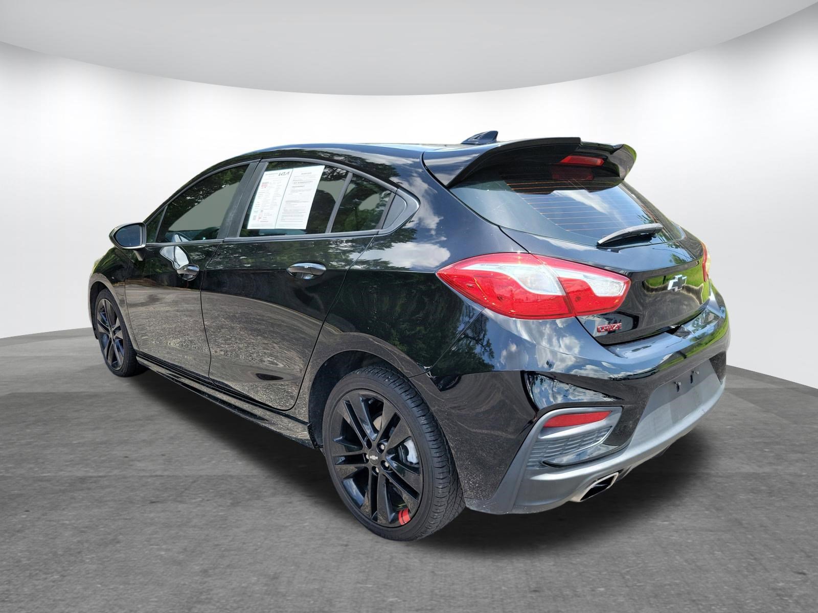 Used 2018 Chevrolet Cruze LT w/ Sun And Sound Package FWD image 26
