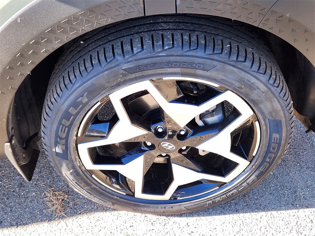 Used 2024 Hyundai Santa Cruz Limited image 16