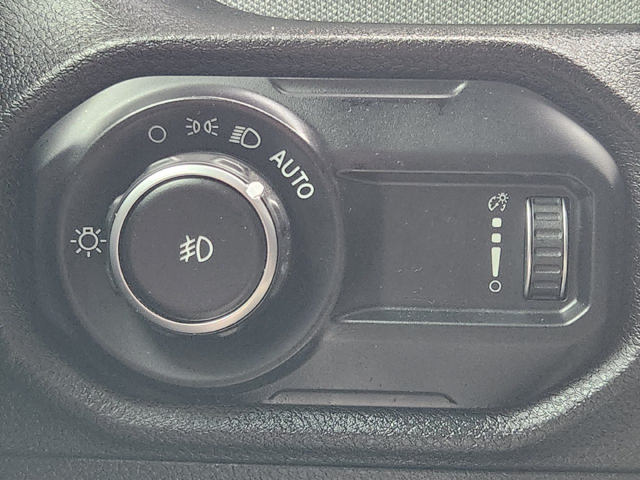 Used 2024 Jeep Wrangler Unlimited Sport AWD/4WD image 22