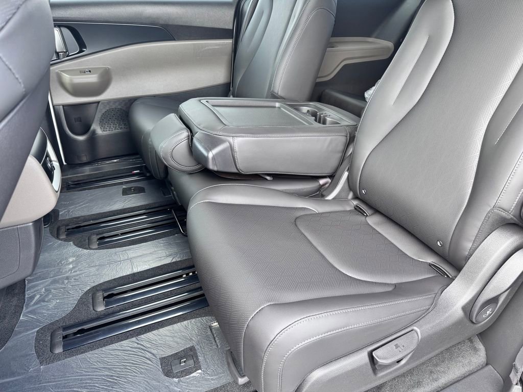 New 2026 Kia Carnival FWD image 26
