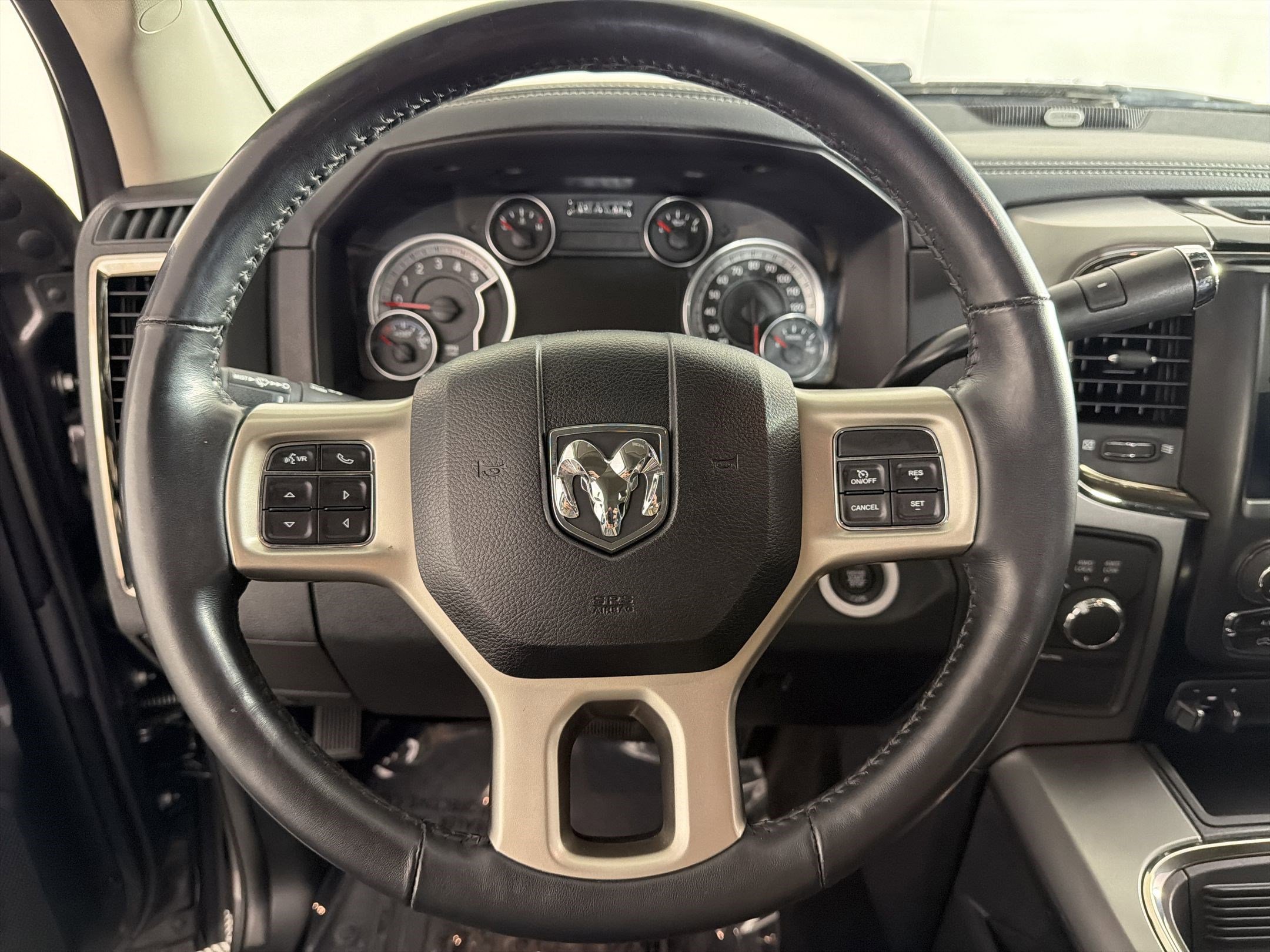 Used 2018 RAM 2500 Laramie w/ Sport Appearance Group AWD/4WD image 16