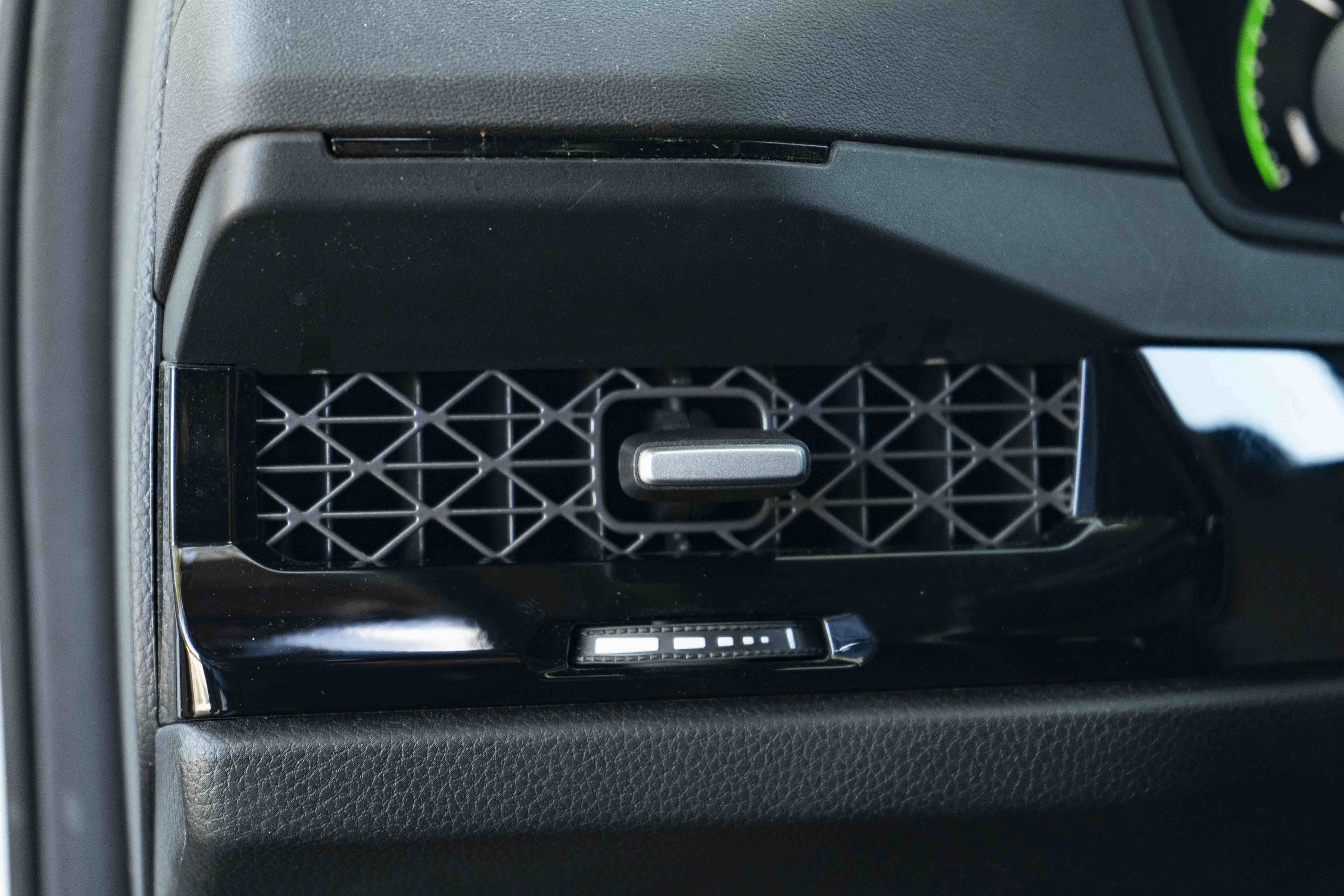 Used 2025 Honda Accord EX-L image 40