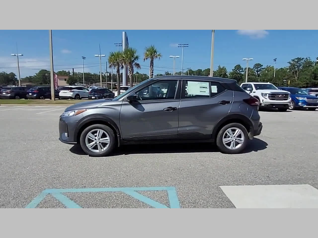 New 2025 Nissan Kicks Play S image 21