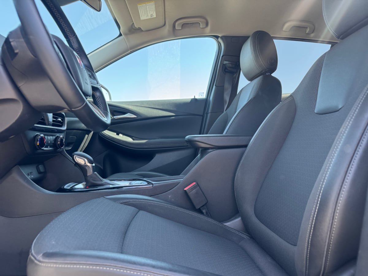 Used 2025 Buick Encore GX Preferred FWD image 17