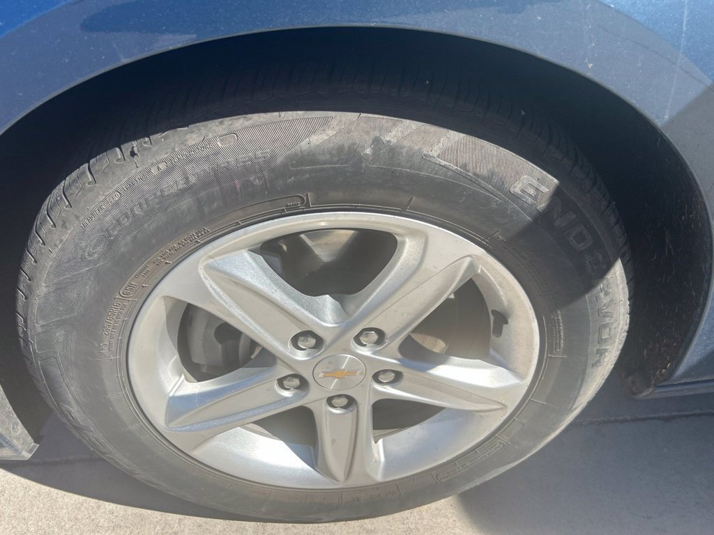 Used 2024 Chevrolet Malibu LT FWD image 3
